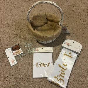 NWT Wedding accessories
